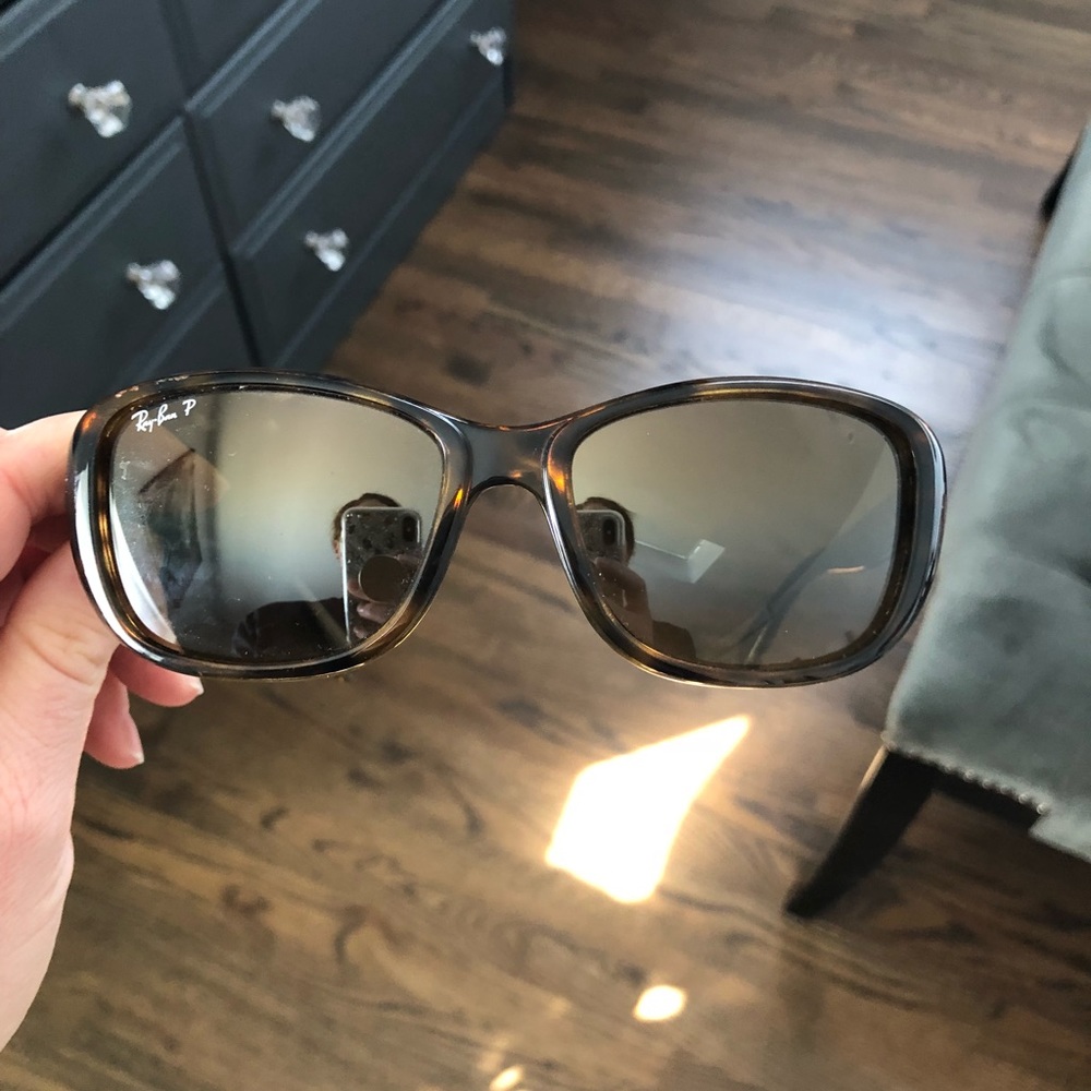Rayban women’s polarized sunglasses